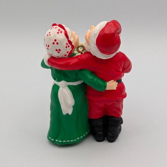 Hallmark Keepsake Holiday Duet 1989, 4th in the Mr. and Mrs. Claus Series - Picture 4 of 11